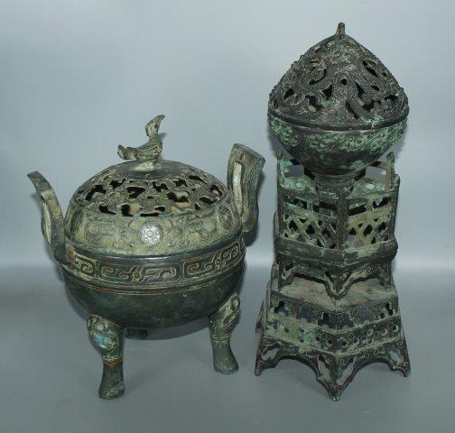 2 Oriental bronze incense burners